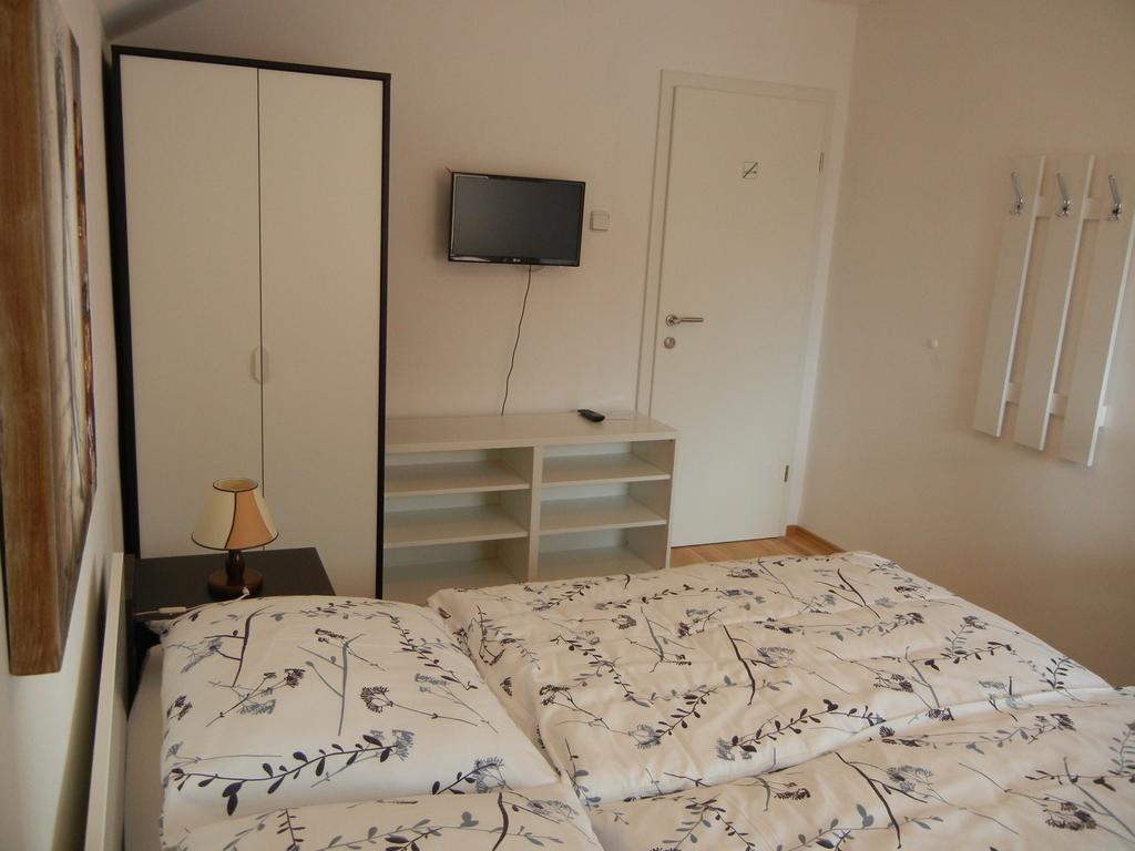 Rooms & Apartment Mira G. بوستوينا المظهر الخارجي الصورة