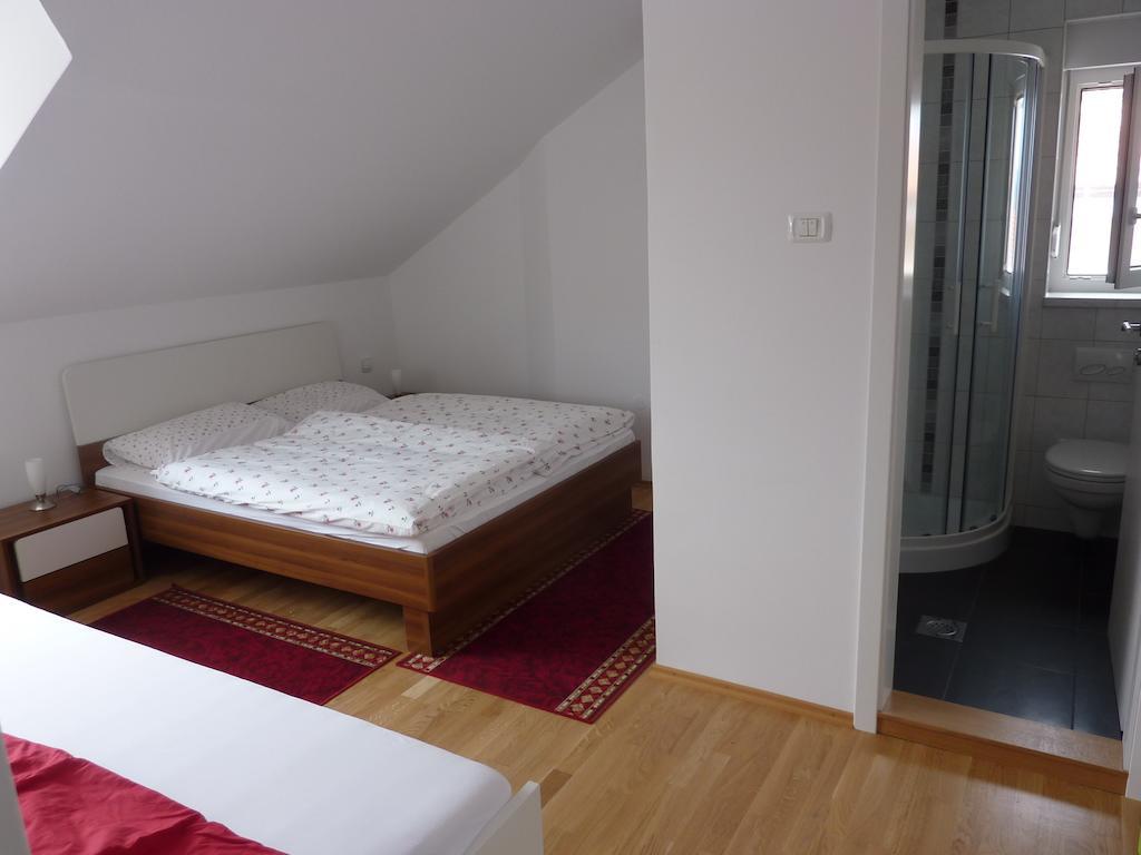 Rooms & Apartment Mira G. بوستوينا الغرفة الصورة