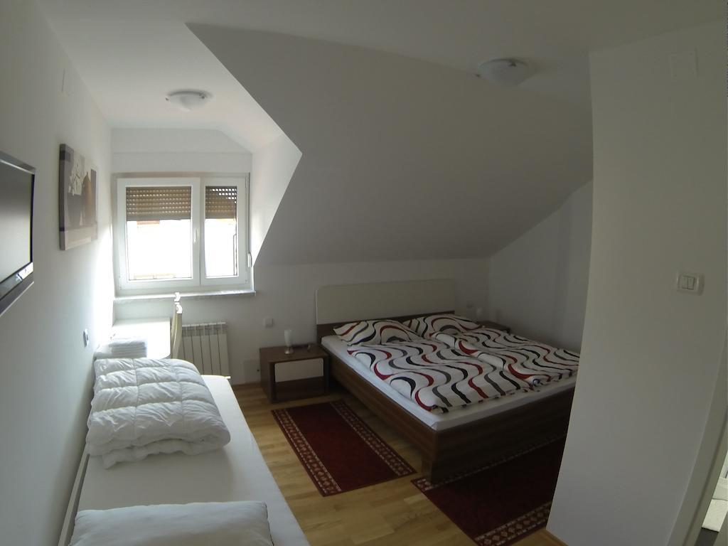 Rooms & Apartment Mira G. بوستوينا الغرفة الصورة