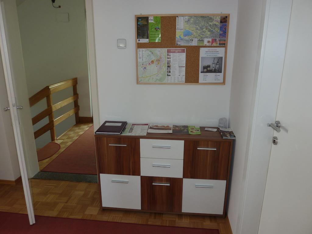 Rooms & Apartment Mira G. بوستوينا المظهر الخارجي الصورة