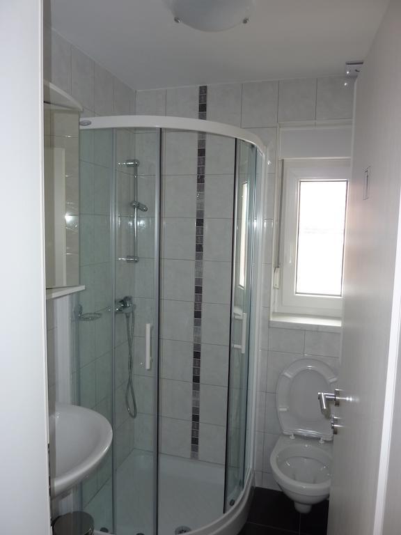 Rooms & Apartment Mira G. بوستوينا الغرفة الصورة
