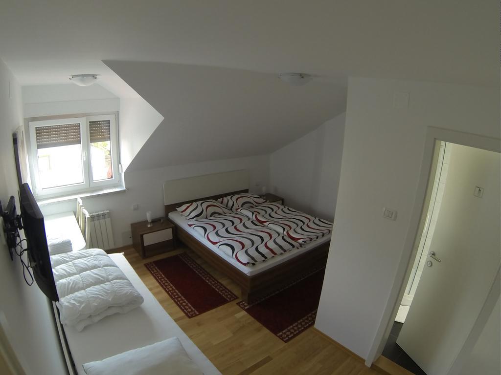 Rooms & Apartment Mira G. بوستوينا المظهر الخارجي الصورة