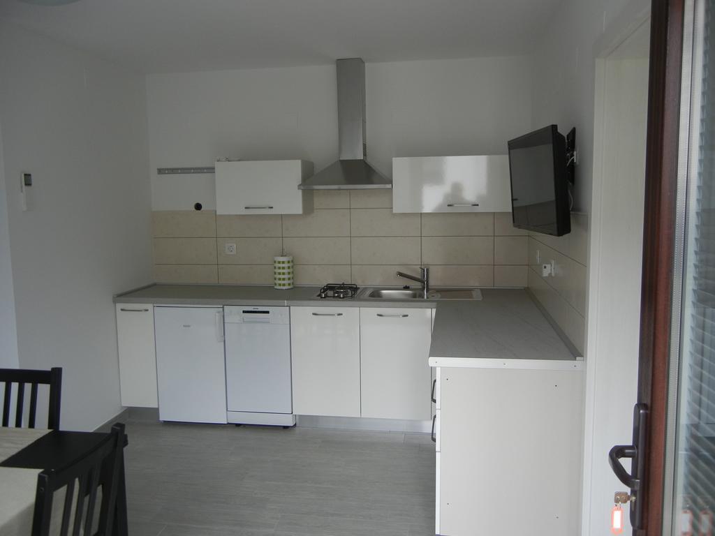Rooms & Apartment Mira G. بوستوينا المظهر الخارجي الصورة